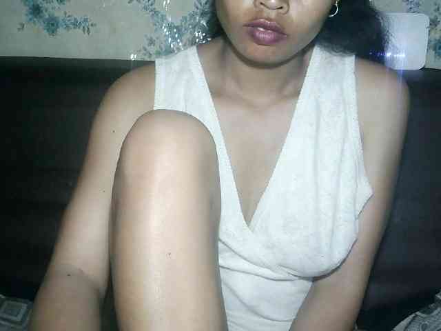 Pussy01lips bongacams