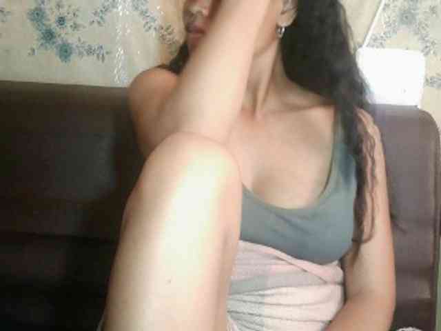 Pussy01lips webcam