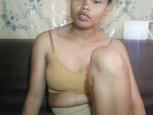 Pussy01lips webcam