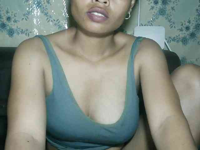 Pussy01lips webcam
