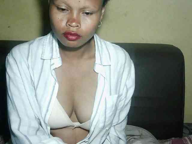 Pussy01lips webcam