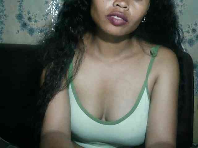 Pussy01lips webcam