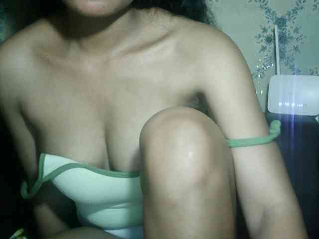 Pussy01lips webcam