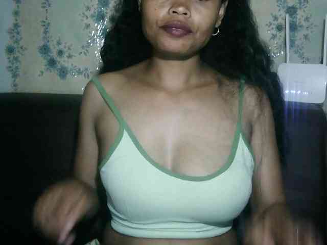 Pussy01lips bongacams