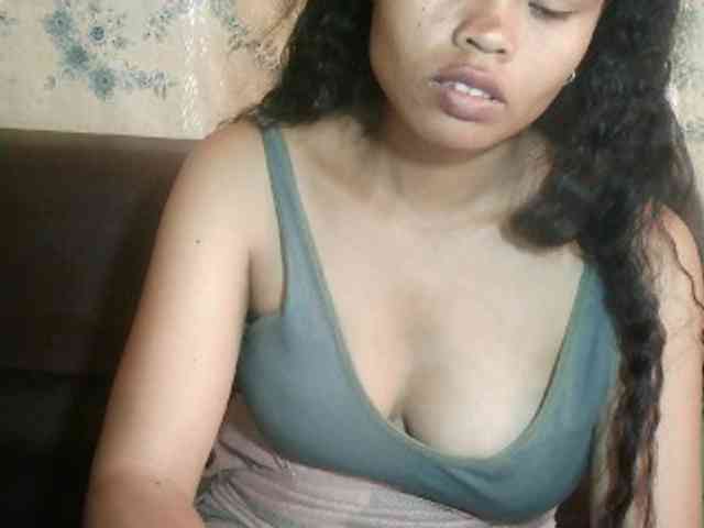 Pussy01lips webcam
