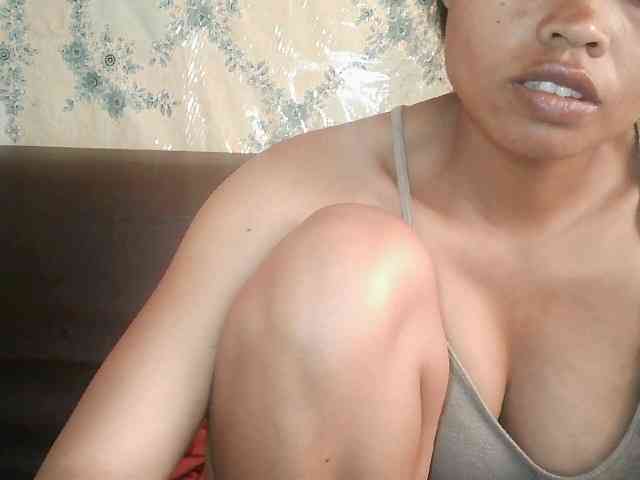 Pussy01lips webcam