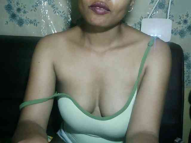 Pussy01lips webcam
