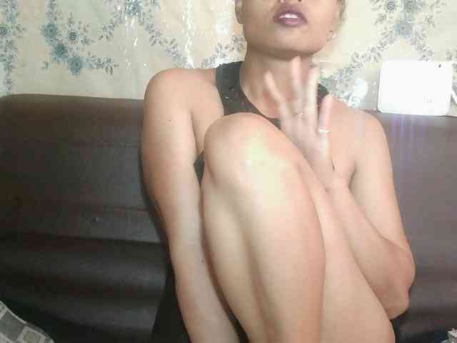 Pussy01lips webcam