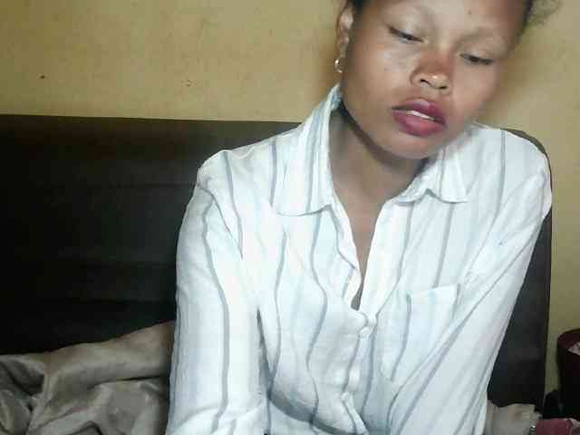 Pussy01lips webcam