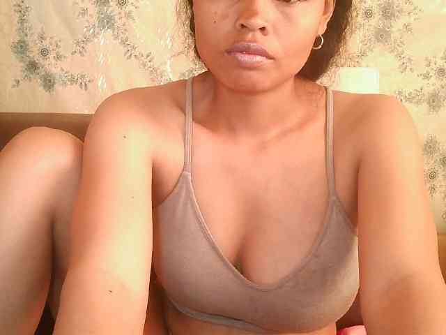 Pussy01lips webcam