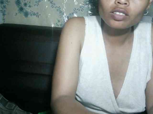 Pussy01lips bongacams