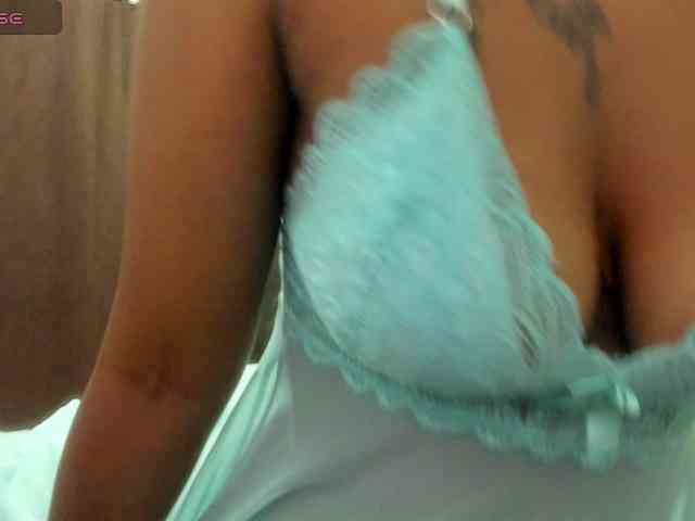 Lexxiiross webcam