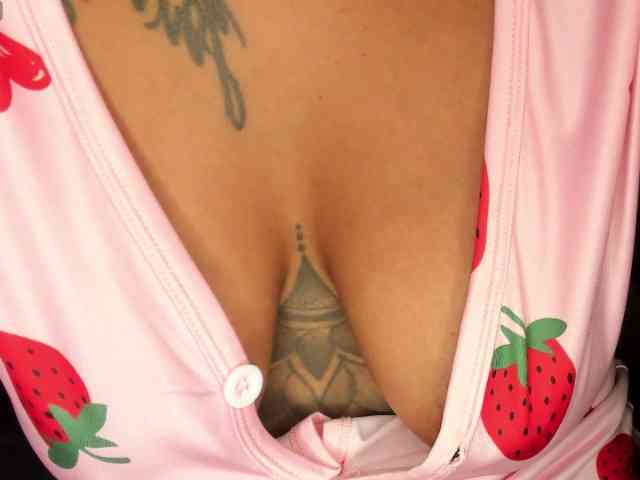 Lexxiiross webcam