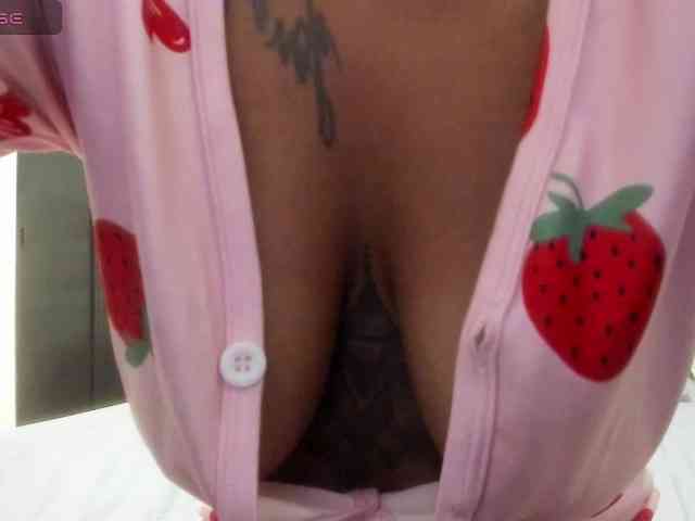Lexxiiross webcam
