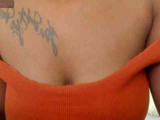 Lexxiiross webcam