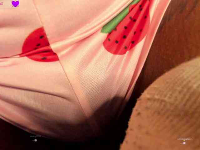 Lexxiiross webcam