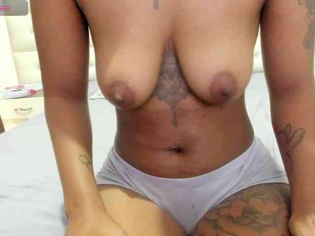 Lexxiiross webcam
