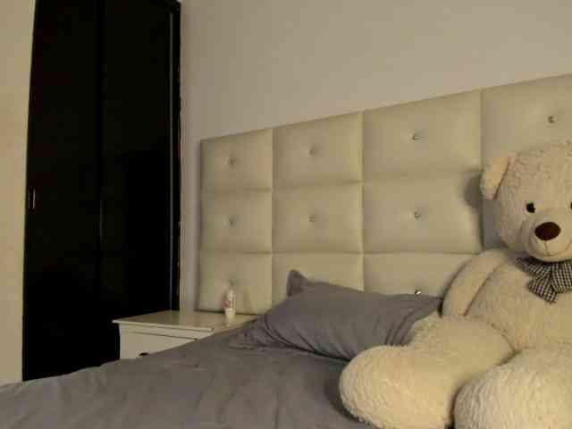 Lexxiiross webcam
