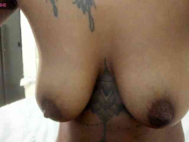 Lexxiiross webcam
