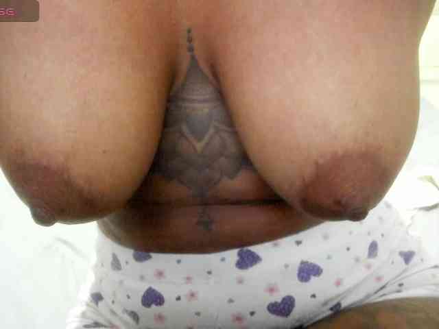 Lexxiiross webcam