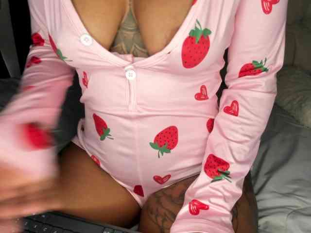 Lexxiiross webcam