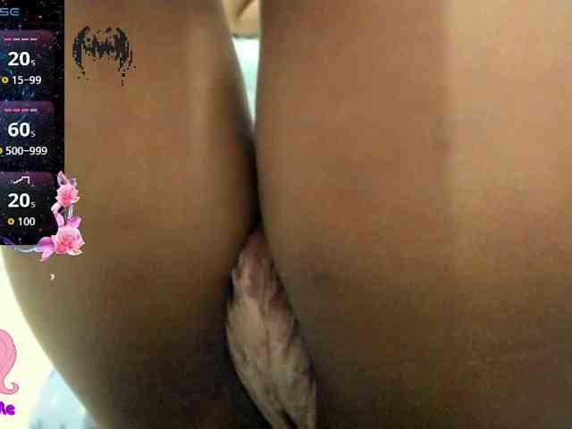 Lexxiiross webcam