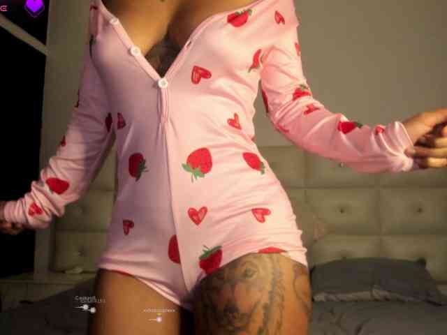Lexxiiross webcam