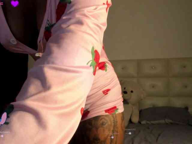 Lexxiiross webcam