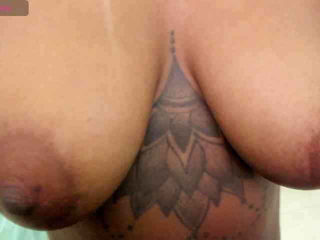 Lexxiiross webcam