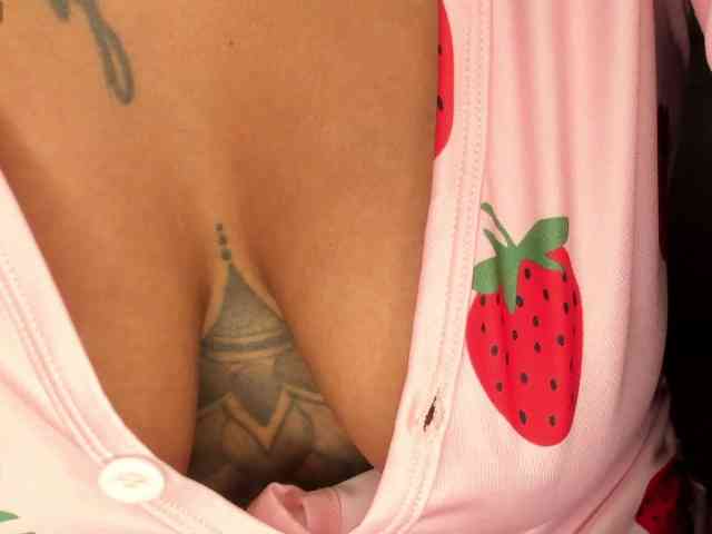 Lexxiiross webcam
