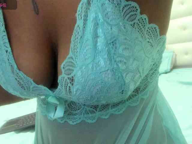 Lexxiiross webcam