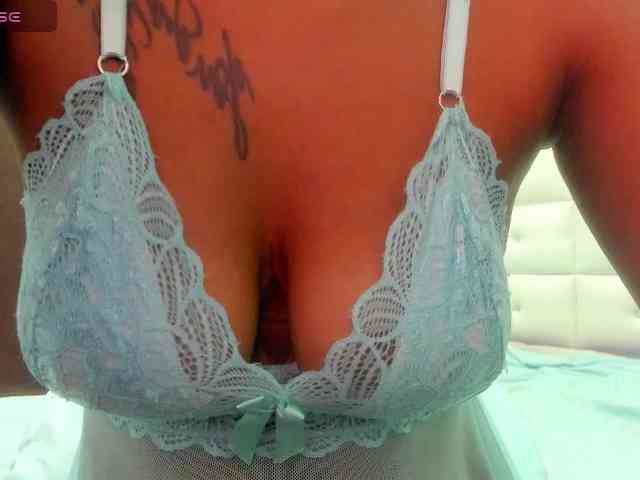 Lexxiiross webcam