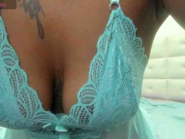 Lexxiiross webcam