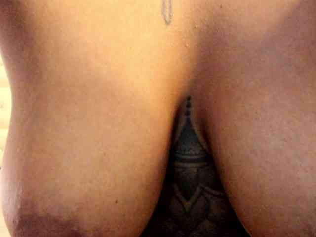Lexxiiross webcam
