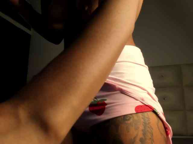 Lexxiiross webcam