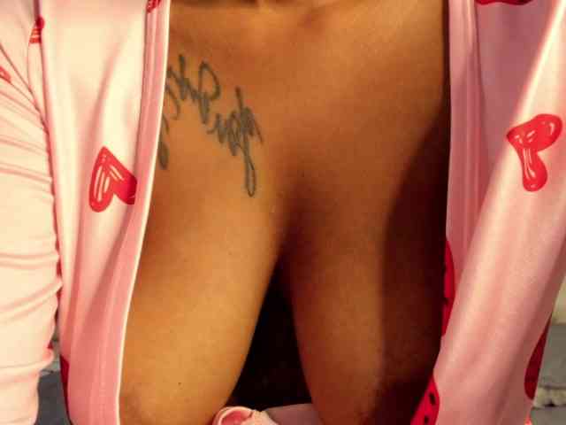 Lexxiiross webcam