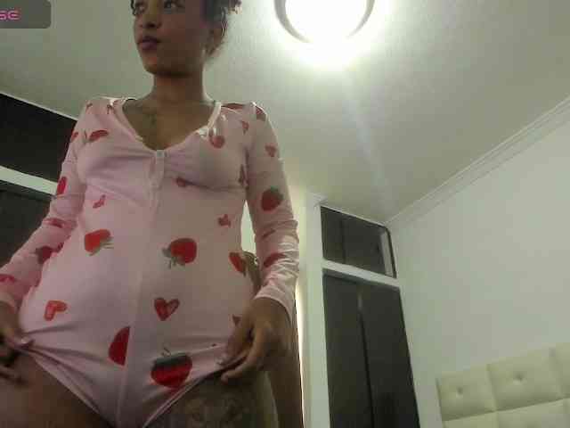 Lexxiiross webcam