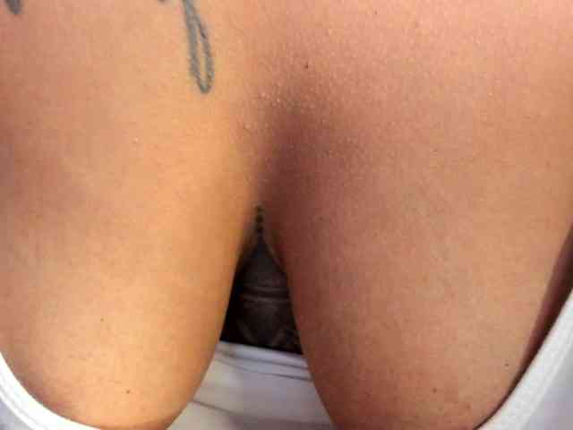 Lexxiiross webcam