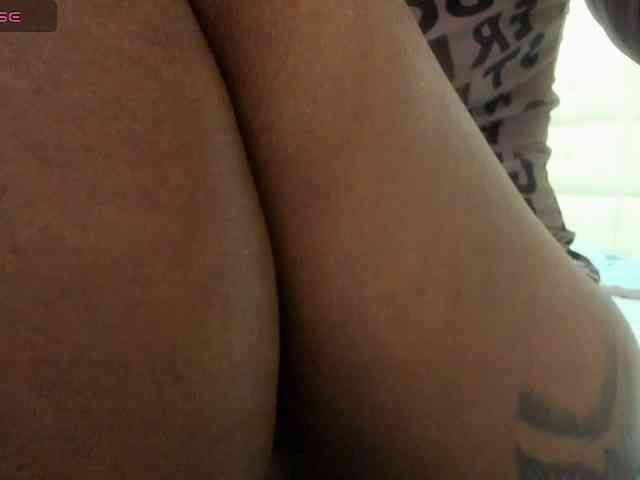 Lexxiiross webcam