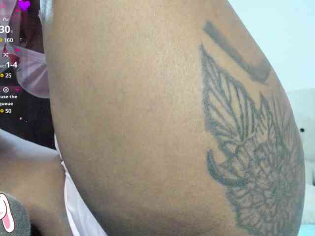 Lexxiiross webcam