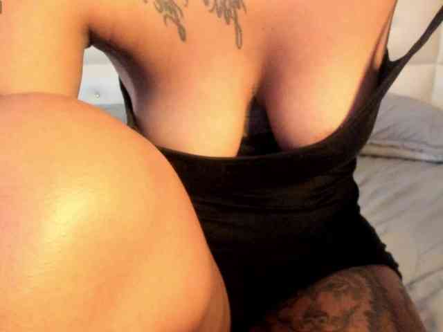 Lexxiiross webcam