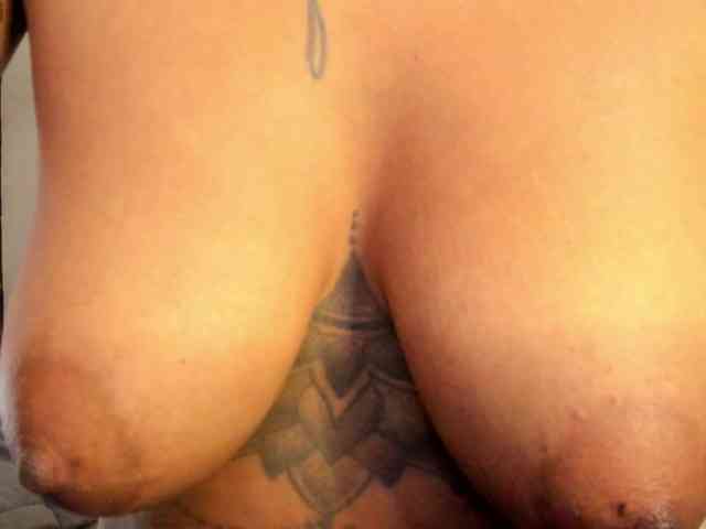 Lexxiiross webcam