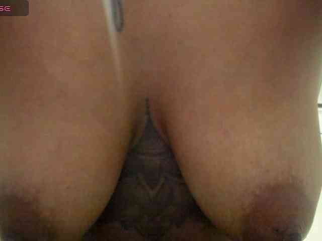 Lexxiiross webcam