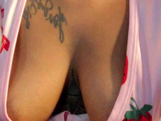 Lexxiiross webcam