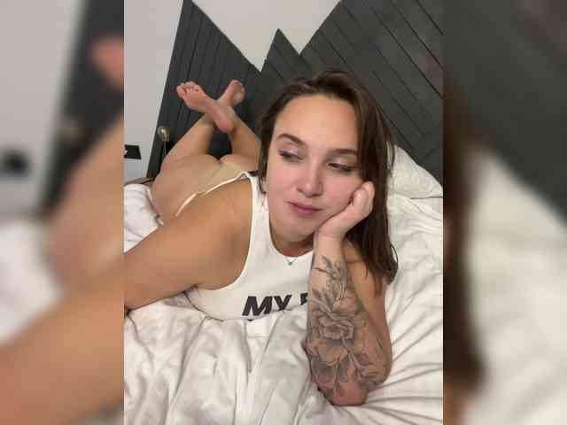 Tuda--Suda Live Webcam on BongaCams