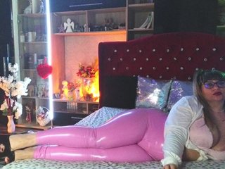 CandyBigbooty Porn Show