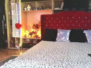 CandyBigbooty Porn Show