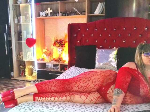 CandyBigbooty's BongaCams show and profile