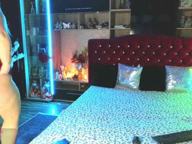 CandyBigbooty webcam