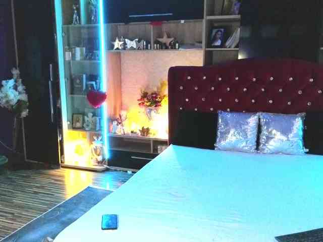 CandyBigbooty webcam